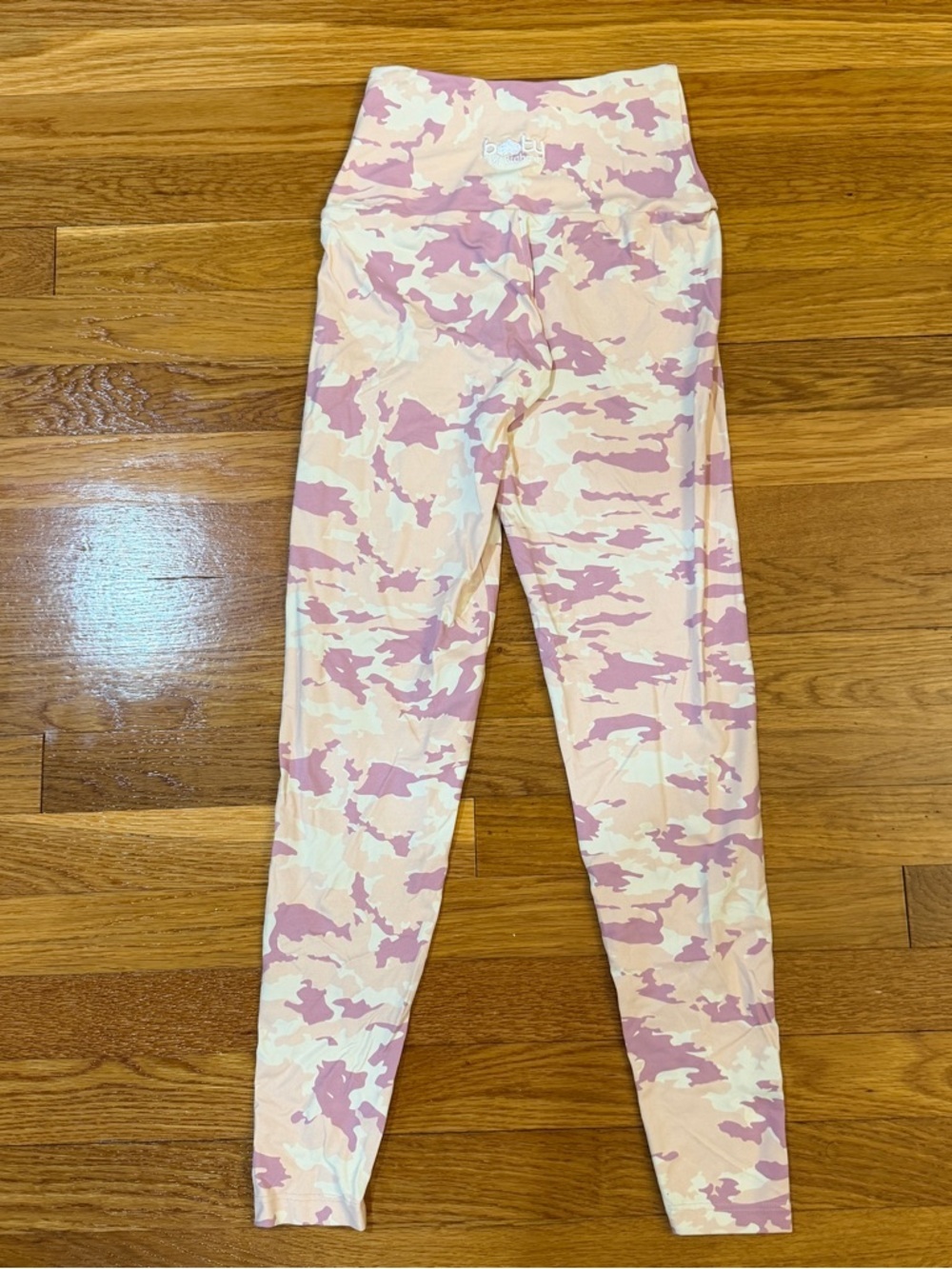 Booty by Brabants High Rise Camo Leggings in Pink/Peach - Size OS (Best XS/S?)